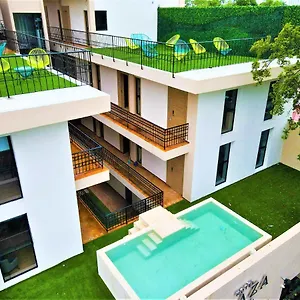 Plaza By Kavia Hotel